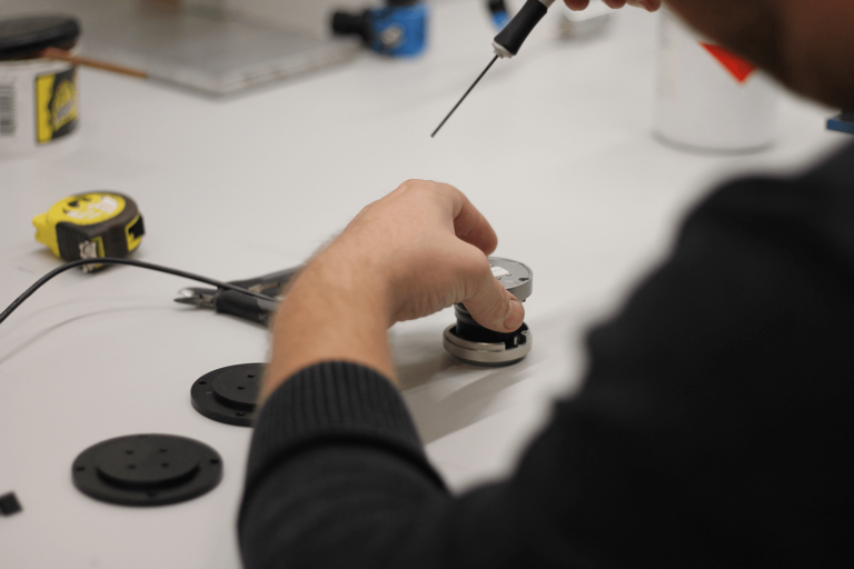 HAPTICORE Smart Knob Combining a haptic knob and a display